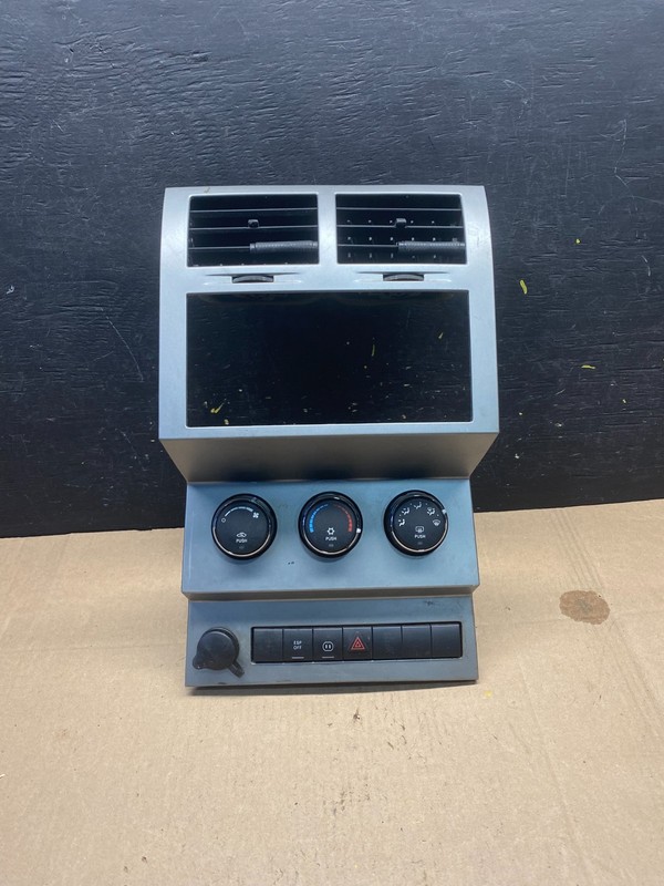 2007 to 2012 Dodge Nitro Dash Climate Temperature Control Radio Bezel R6394 DG