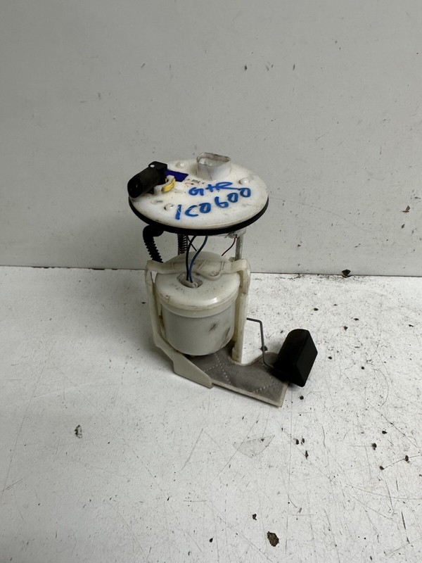 2007-2008 Toyota Camry 2.4L VIN E 5th digit FED Emission Fuel Pump Sending Unit