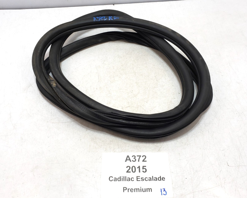 ✅ 15-20 OEM Cadillac Escalade Rear Left Driver Side Door Body Weatherstrip Seal