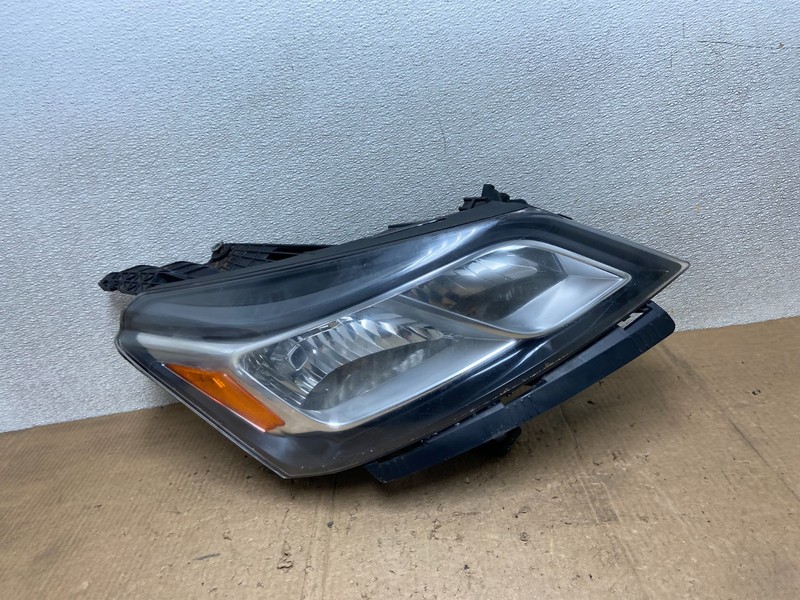 2013-2017 Chevrolet Traverse Right Passenger Side Halogen Headlight AA7156 DW