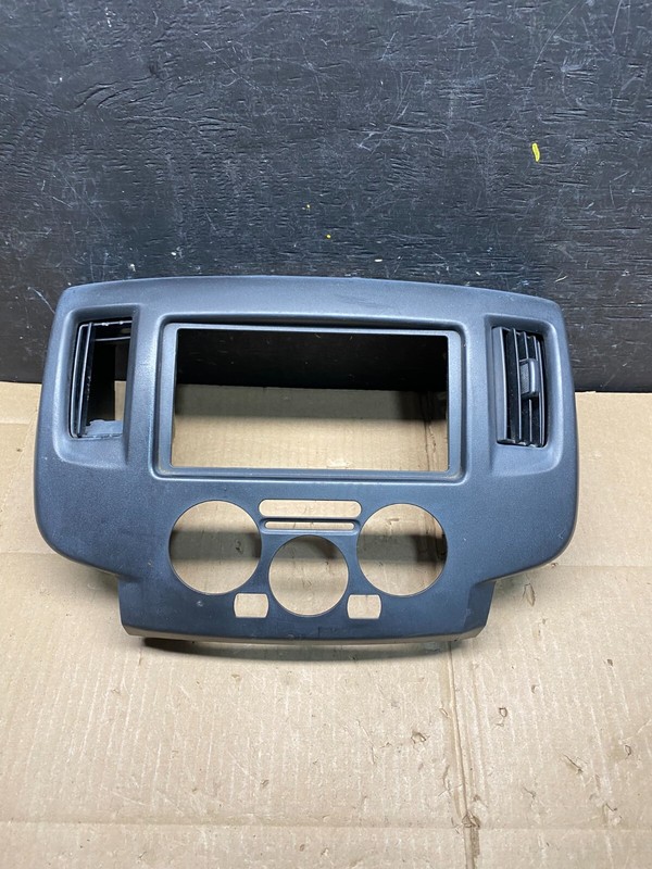 2013-2021 Nissan NV200 Center Console Radio Climate Control Air Vent L5363 DG