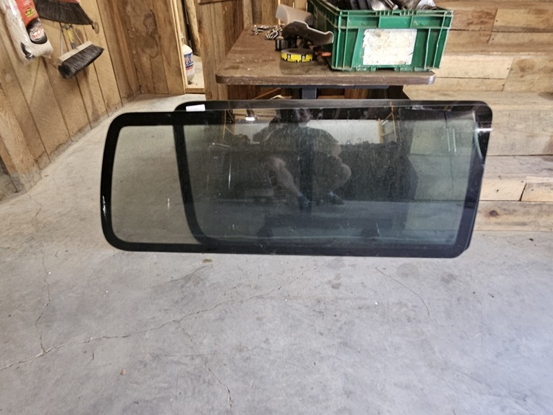 98-14 Ford E-150 E-250 E-350Side MiddleBigGlass Privacy RH Passenger Side