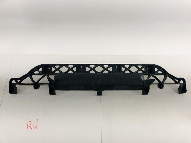 07-15 AUDI Q7 4L REAR BUMPER CENTER LOWER MOUNT BRACKET SUPPORT OEM
