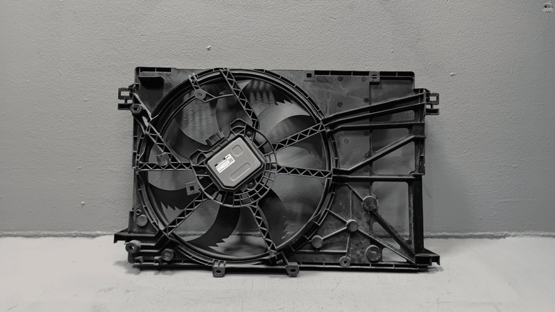 2018-2024 TOYOTA CAMRY 2.5L ENGINE RADIATOR COOLING FAN MOTOR & SHROUD OEM