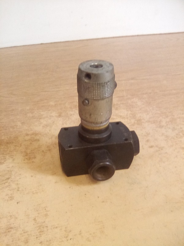 Parker TPC600S-06-02EW Flow Control Valve