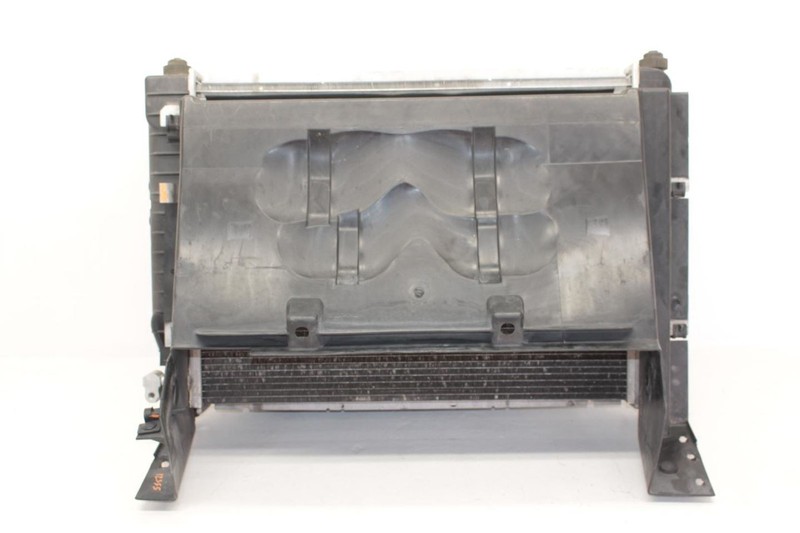 05-13 CORVETTE Radiator and Condenser Assembly with Cooling Fan 21996495