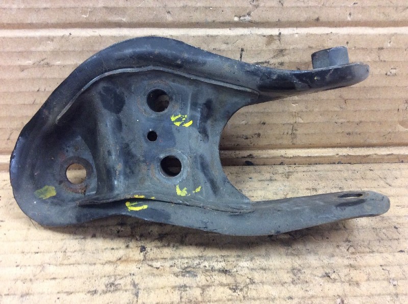 88 89 90 91 Honda CRX Civic MT Rear Engine Motor Mount Bracket Top Trans. OEM