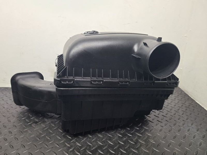 02-24 Dodge Ram 1500 Air Cleaner Box OEM 53032405AD