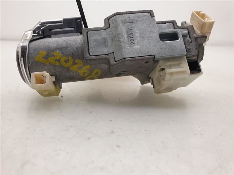 18 19 TOYOTA CAMRY CONVENTIONAL IGNITION SWITCH