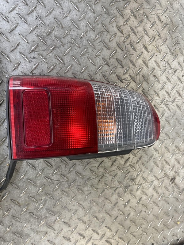 1996-2000 Toyota 4runner 4 Runner Rear Driver Left Tail Light Tail Lamp