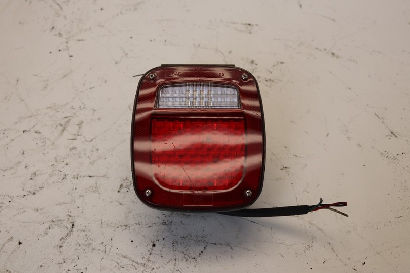 1996-2010 KENWORTH T2000 REAR BACK TAIL LIGHT TAIL LAMP AFTERMARKET