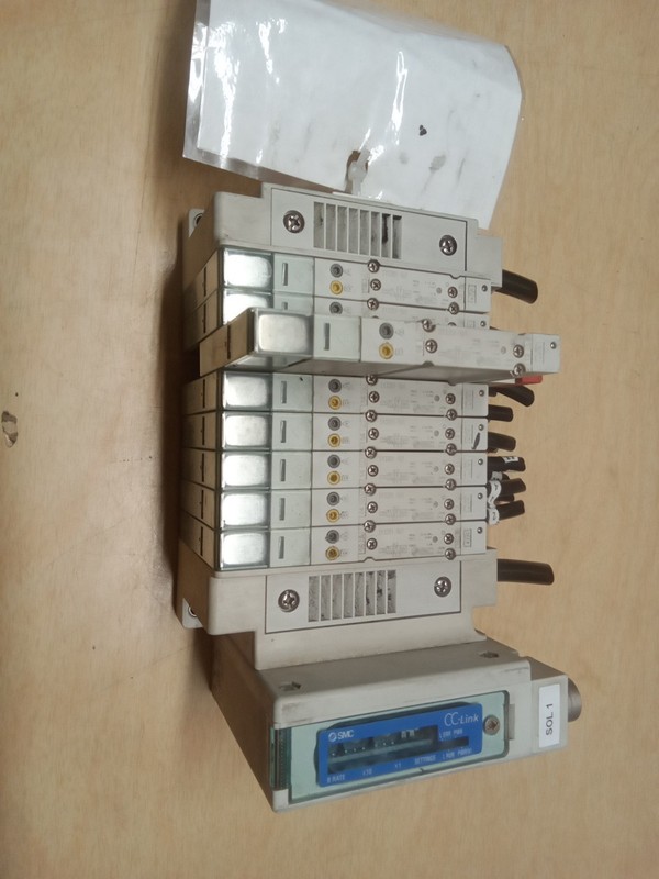 SMC (1) SS5Y31-E4R003 W/ (1) EX260-SMJ1 8 Station Block (8) SMC SY3201-5U1...