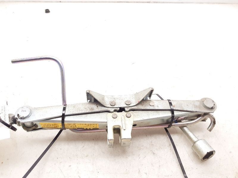 2008 SCION XD JACK WITH TOOLS