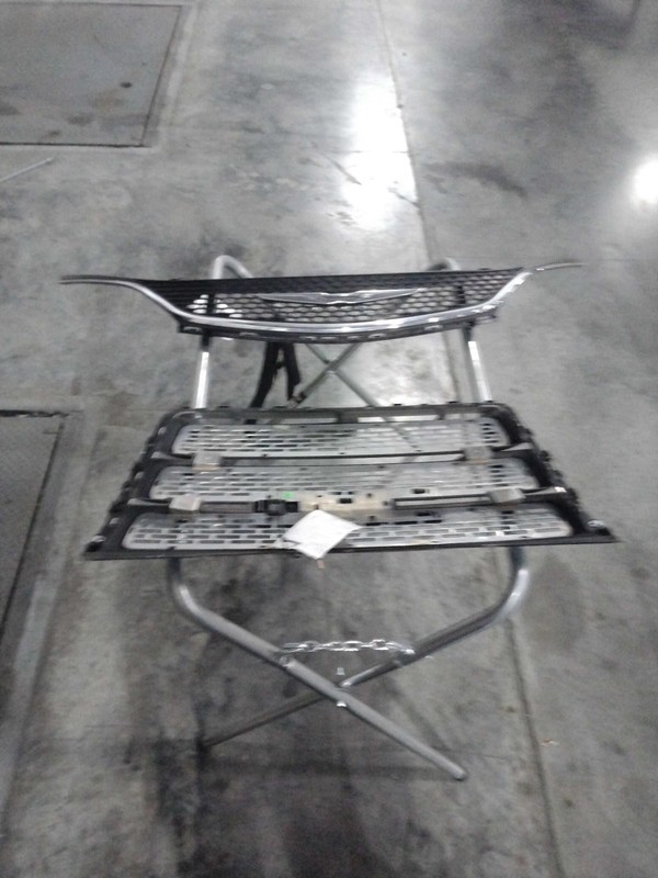 2013 GMC Terrain Gold Front Grille OEM 22764302 Used 121k Miles
