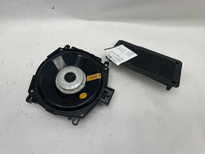 07-13 BMW X5 X6 E70 E71 N63 RIGHT PASSENGER SIDE FRONT SUBWOOFER SPEAKER OEM