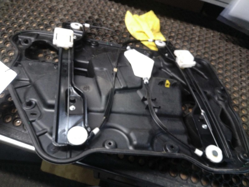 2018 Dodge Journey Right Front Window Regulator Black OEM 39935 Used 121K