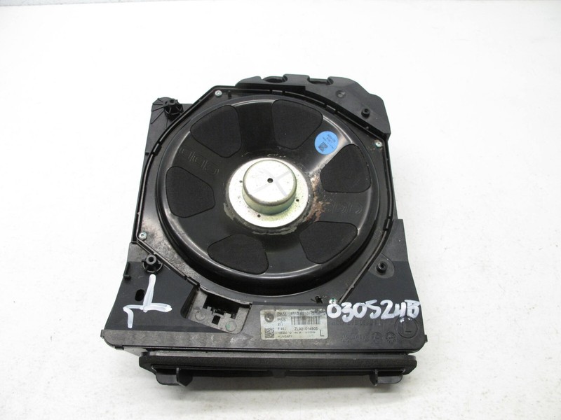 12-21 BMW F30 328i 430i 228i UNDER SEAT FLOOR SPEAKER SUBWOOFER FRONT LEFT 03052