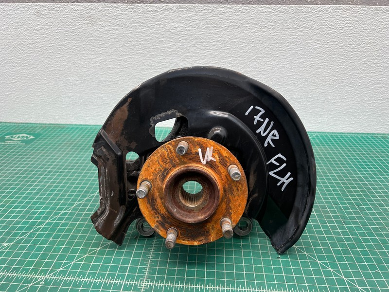 14-20 Nissan Rogue T32 FRONT LEFT DRIVER SIDE SPINDLE KNUCKLE W/ HUB OEM