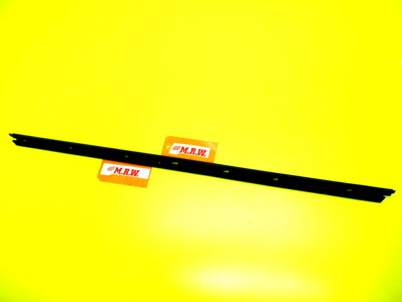 DOOR PANEL GLASS WINDOW SEAL TOP INNER Driver SIDE for 00-05 TOYOTA MR2 SPYDER