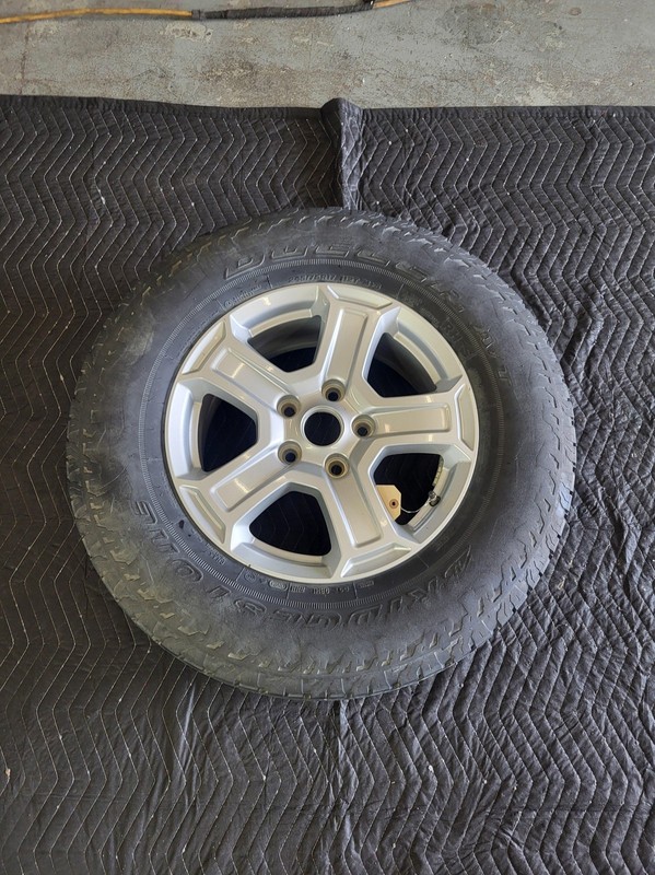 2018-2023 Jeep Wrangler Wheel Rim 245/75R17 17X7.5 5x127mm 5 Spoke 5VH23TRMAA