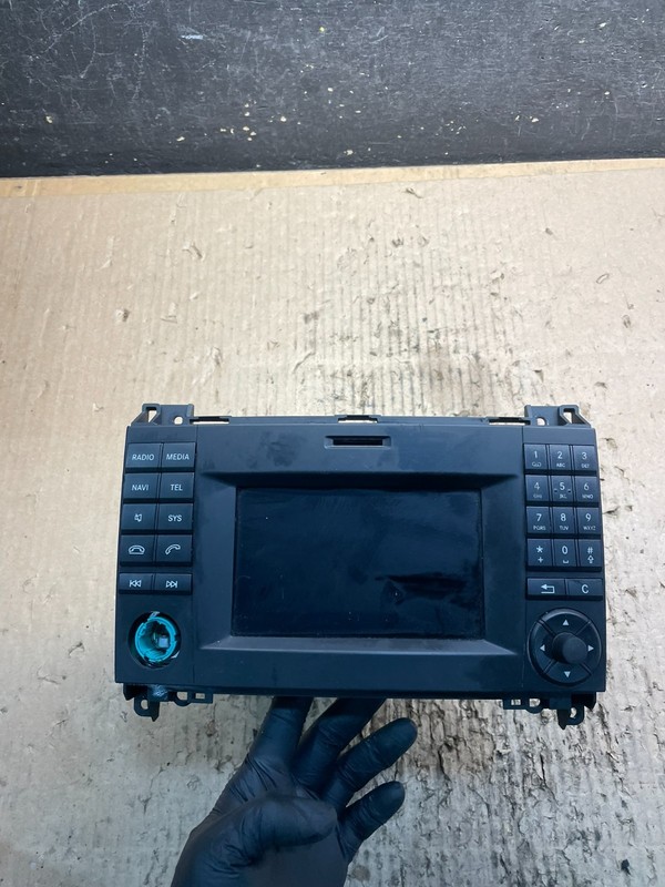 2014-2018 Mercedes Sprinter Radio Receiver Navigation Screen Display V0778 DG