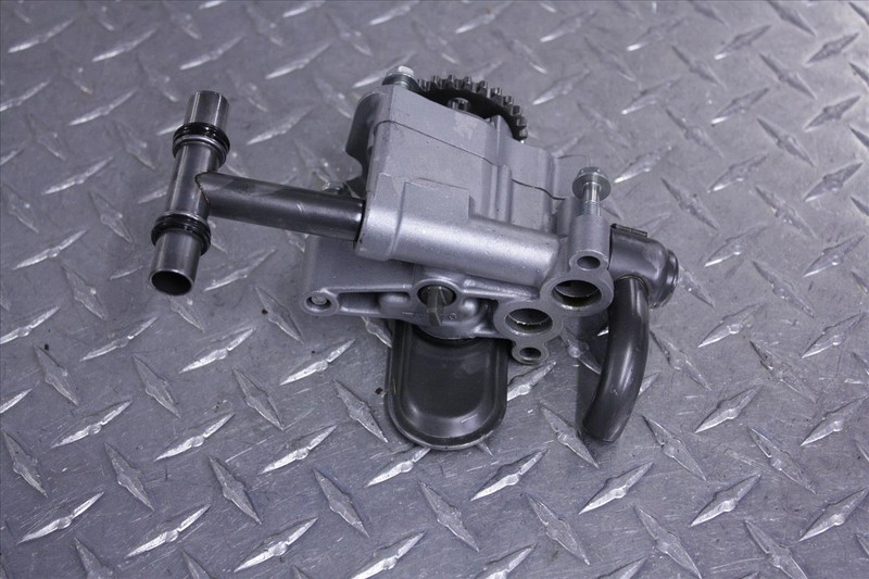 2005 HONDA VT 750 CB ENGINE MOTOR OIL PUMP OEM VT750 05