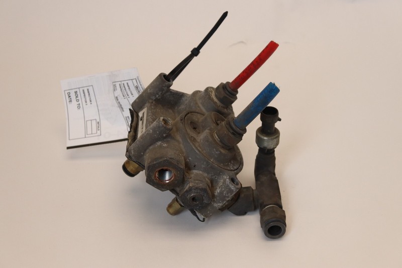 2013-2022 KENWORTH T680 PACCAR MX-13 TRACTOR PROTECTION BRAKE VALVE OEM
