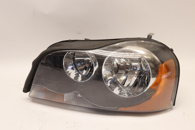 2003-2014 VOLVO XC90 FRONT LEFT DRIVER SIDE HEADLAMP LIGHT HALOGEN OEM