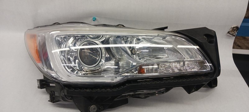 2016 SUBARU LEGACY passenger headlight Headlamp halogen OEM 15 16 17