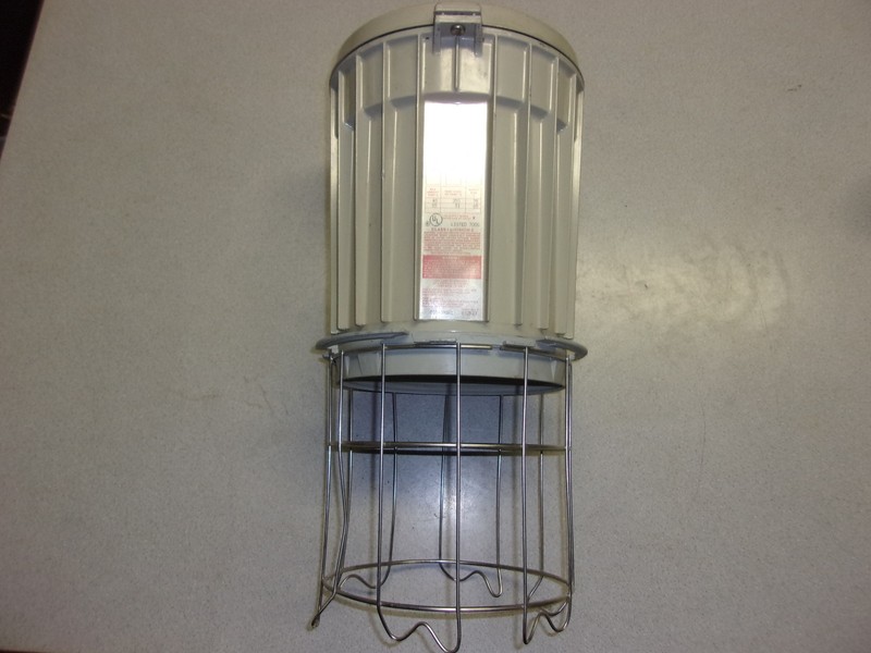 Champ Lighting Fixture VMVC250/120GMCrouse Hinds *FREE SHIPPING*
