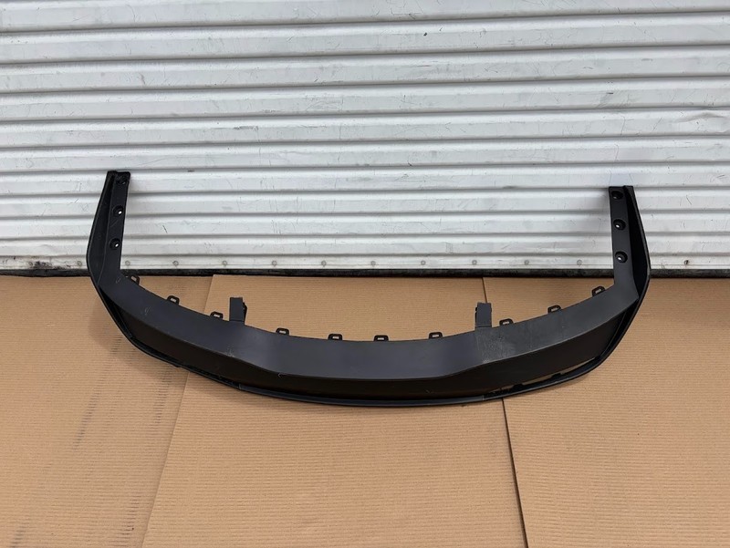 ✅ 24-26 Tesla Model 3 Rear Bumper Lower Valance Diffuser 1587741-00-D /damaged