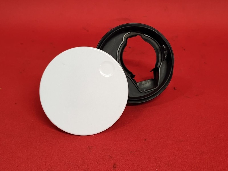 2012-2016 Ford Focus ELECTRIC EV Charging Port 'Filler' Door Lid PNYW30 White