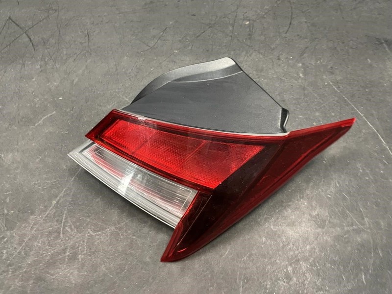Right Outer Tail Light 2023 Hyundai Elantra 92402-AA020 2021 2022