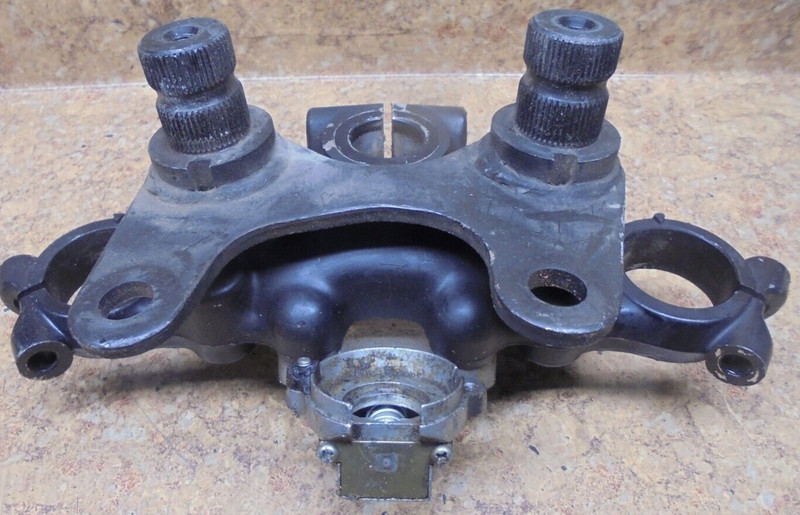 1982 Yamaha Virago XV920 XV 920 Triple Tree Fork Clamp Mount Top Upper 82 1981
