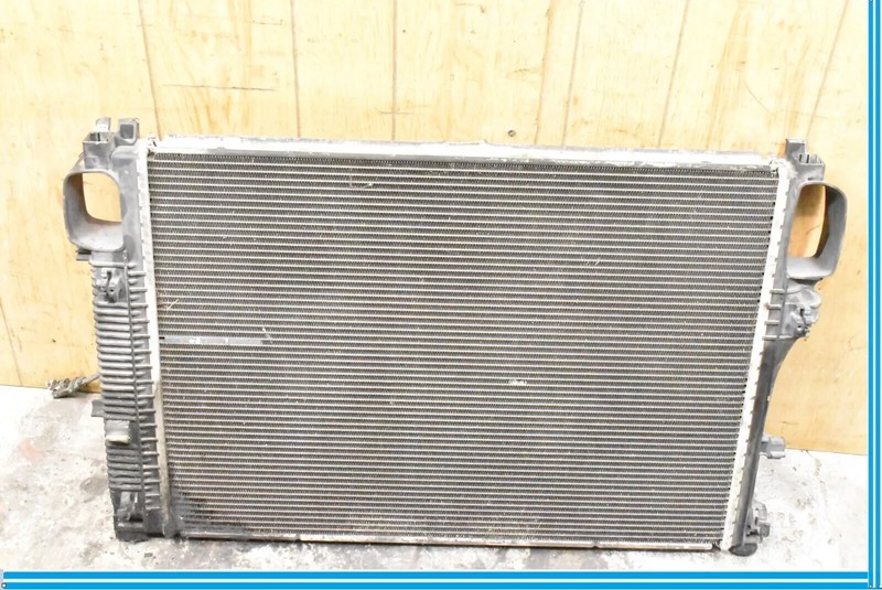 10-13 Mercedes W221 S400 Hybrid Engine Water Cooling Radiator 2215002103 OEM