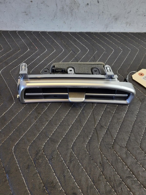 Used Oem Hyundai Left Driver Dash Outer A/C Air Vent for 2021-2025 Elantra