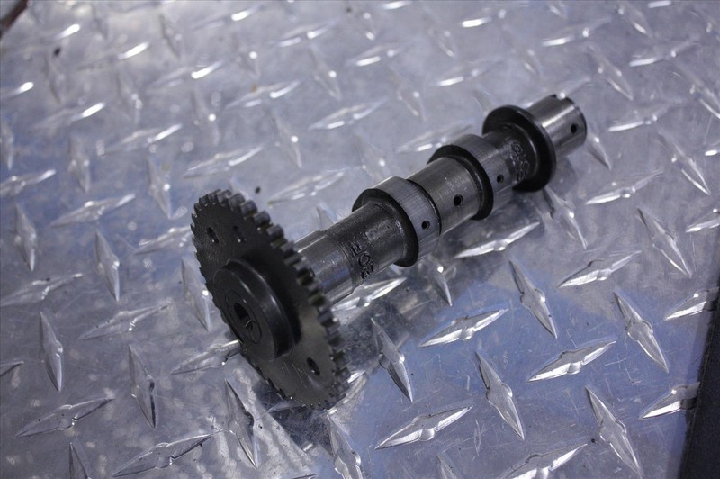 01 SUZUKI SV 650 EXHAUST CAM SHAFT CAMSHAFT REAR #1 ENGINE MOTOR SV650