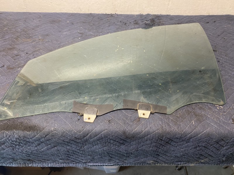 2008 Chevrolet Impala Left Front Window OEM