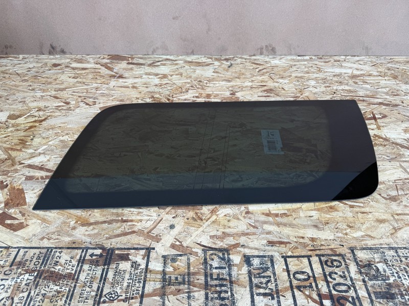RIVIAN R1S 2022-2026 OEM REAR RIGHT PASSENGER QUARTER WINDOW GLASS ASSEMBLY