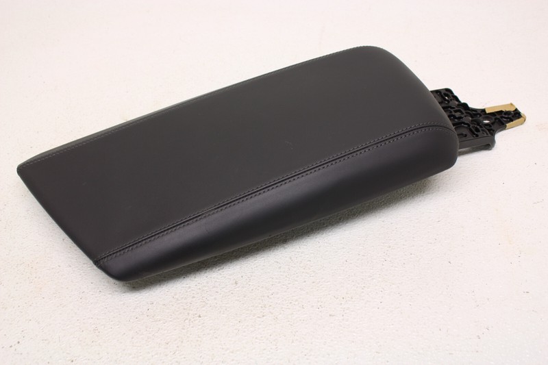 Alfa Romeo Giulia Quadrifoglio Black Leather Armrest Arm Rest Oem 2017-2022