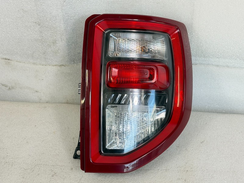 2021 2022 2023 2024Ford Bronco Sport Right Taillight Used Oem M1PB13404AF #022