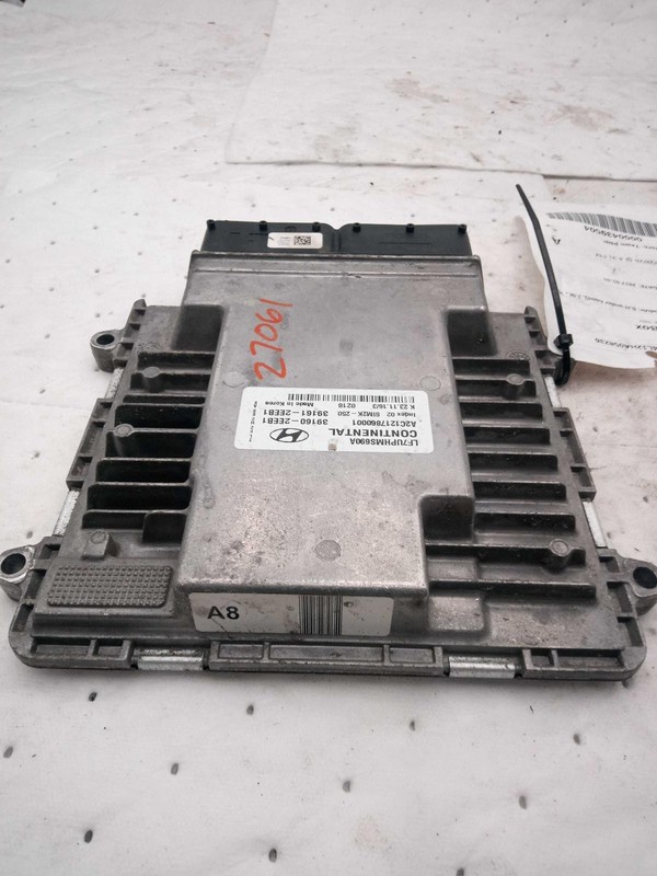 2017 Hyundai Sonata Engine Control Module ECM 2.0L OEM Silver 121K Miles