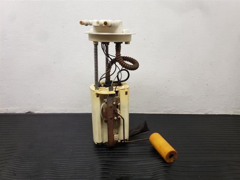 96-97 Chevrolet Tahoe 4-Door 5.7L 8-350 Fuel Pump Assembly OEM 25312959