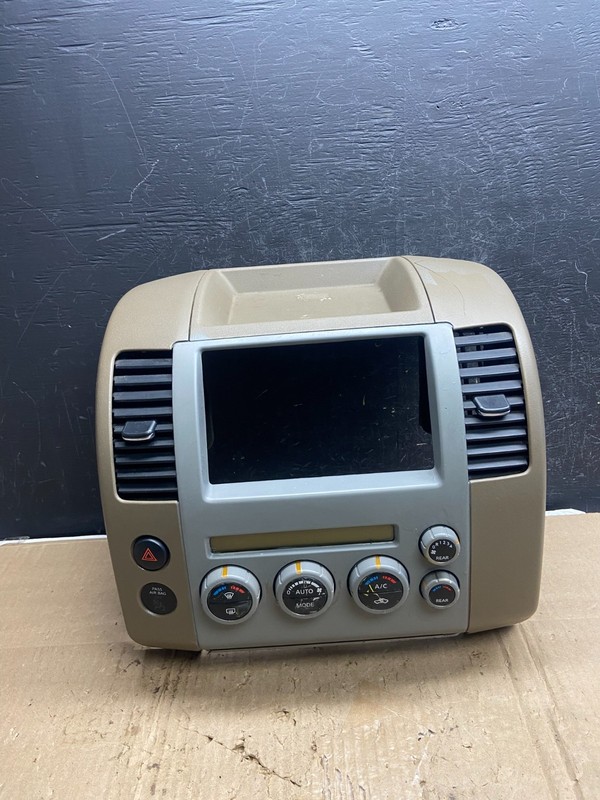 2005-2008 Nissan Pathfinder Radio A/C Heat Temperature Climate Control AE2080 DG