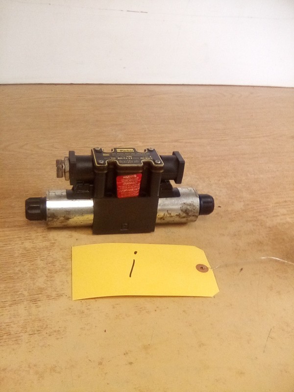 Parker D1VW004CNJG5691XB027 Hydraulic Valve 24VDC 1.39A