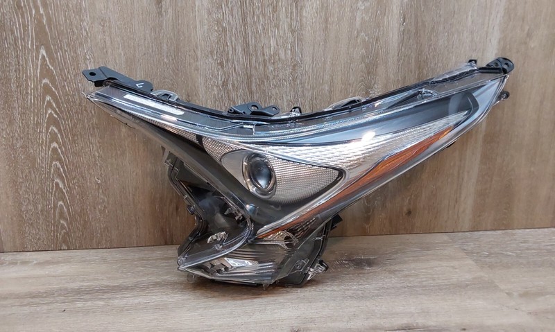 2016-2018 TOYOTA PRIUS HEADLIGHT LH ASSY OEM