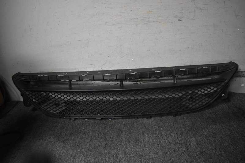 2017-2019 MERCEDES BENZ E300 4MATIC LOWER CENTER GRILLE FACTORY OEM