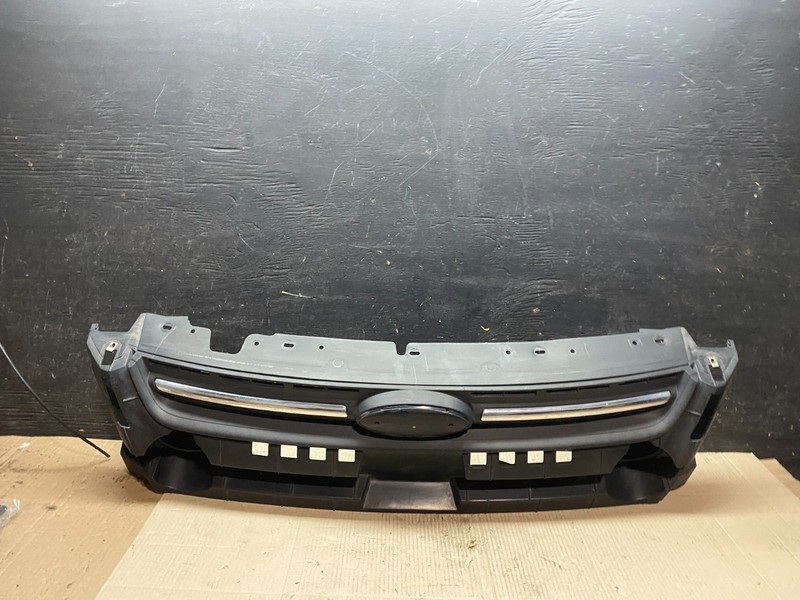 2013 to 2016 Ford Escape Front Upper Grill Grille Mount Panel Oem X2838 DG