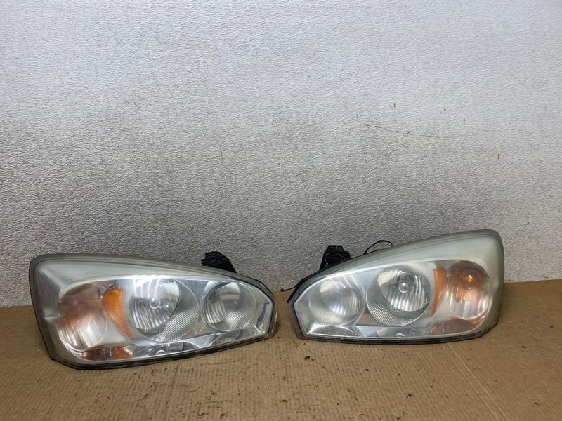 2004 to 2007 Chevrolet Malibu Left+Right Set Headlights W5304 DW