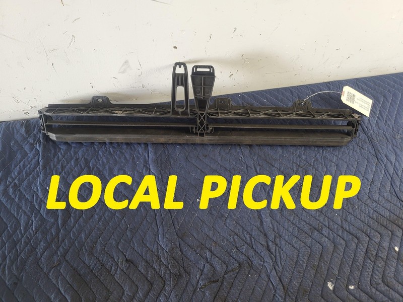 Used Oem Gmc Front Radiator Lower Grille Air Shutter 1.5L FWD 2018-2024 Terrain